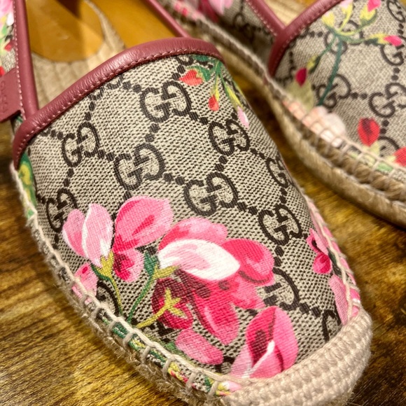 Authentic Gucci espadrille. Size 7 1/2 - Picture 2 of 14